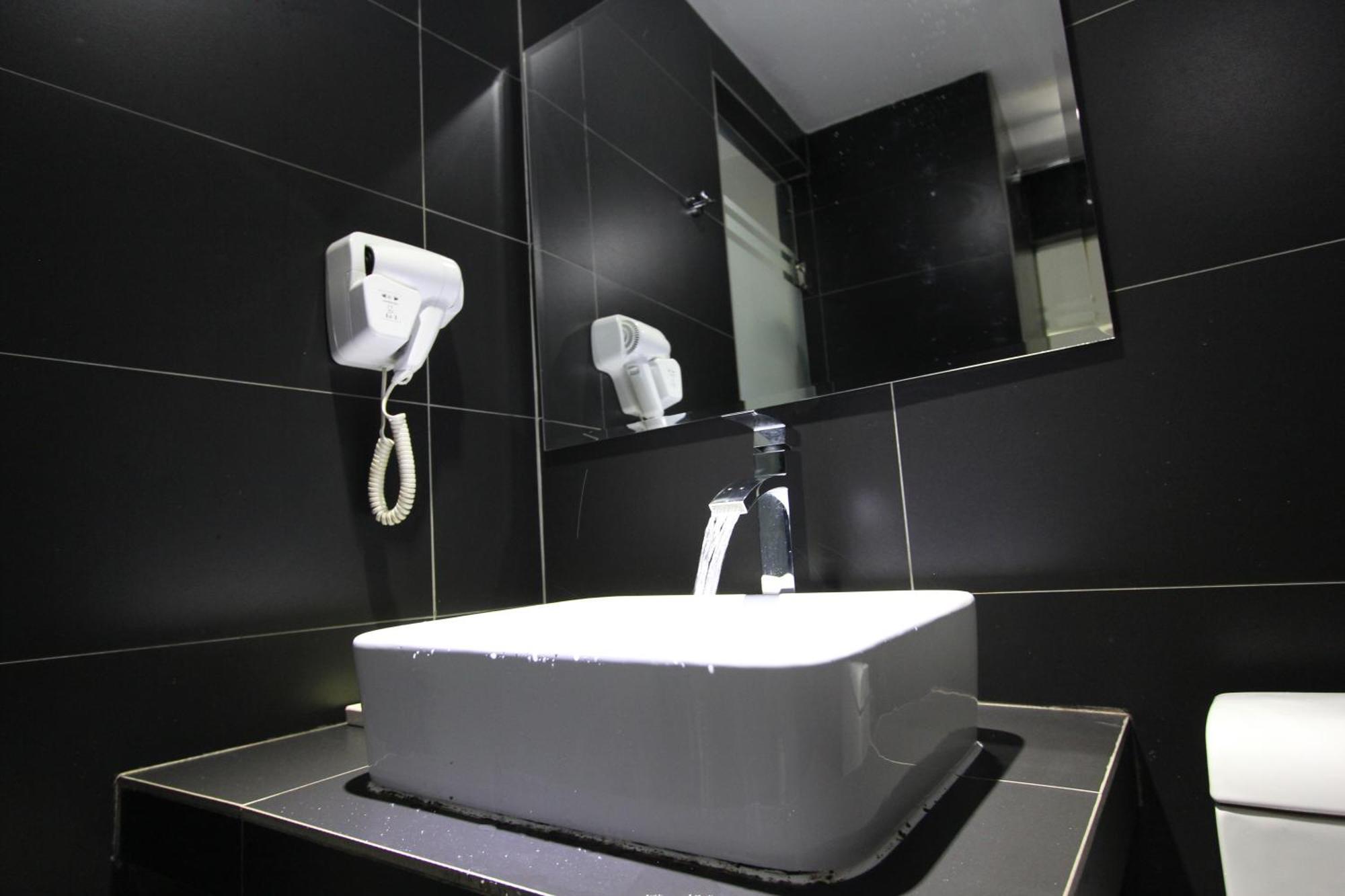 Hotel 99 Kuala Lumpur City Oda fotoğraf